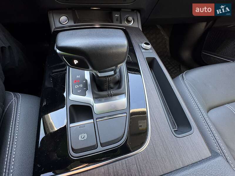 Внедорожник / Кроссовер Audi Q5 2022 в Одессе