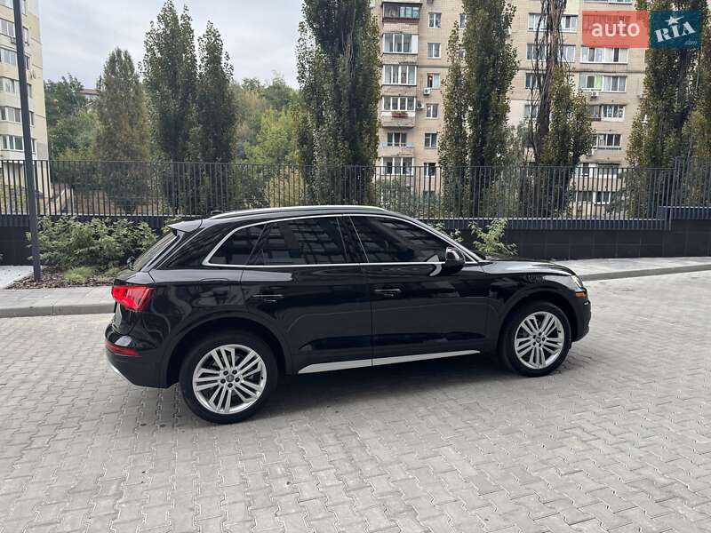 Внедорожник / Кроссовер Audi Q5 2018 в Киеве