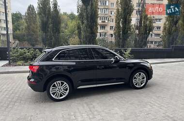 Внедорожник / Кроссовер Audi Q5 2018 в 