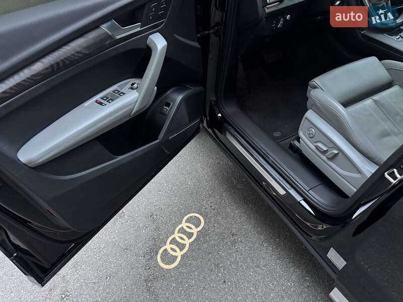 Внедорожник / Кроссовер Audi Q5 2018 в Киеве