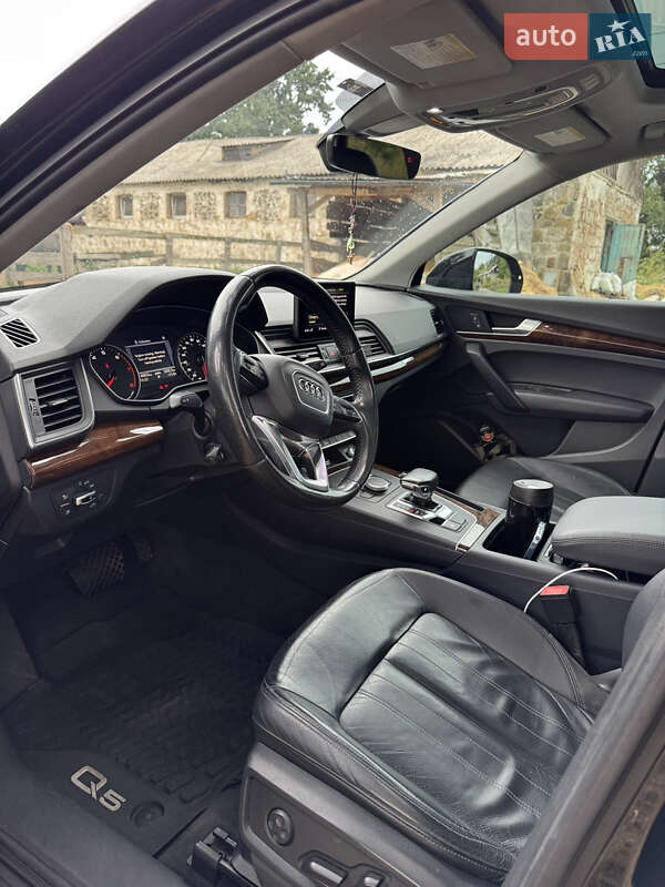 Позашляховик / Кросовер Audi Q5 2017 в Києві