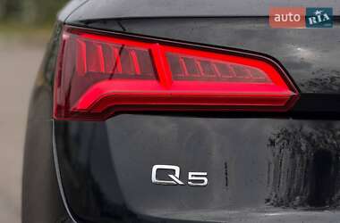 Позашляховик / Кросовер Audi Q5 2019 в 