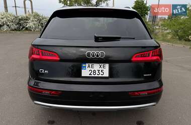 Позашляховик / Кросовер Audi Q5 2019 в 