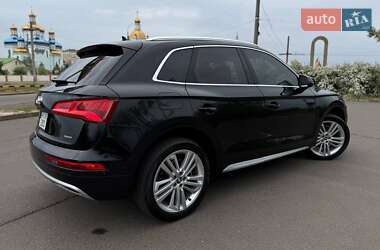 Позашляховик / Кросовер Audi Q5 2019 в 