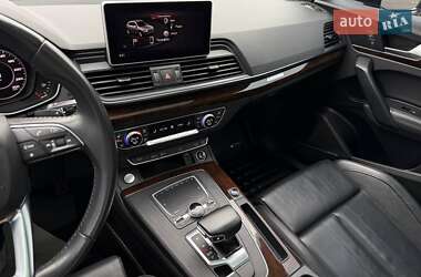 Позашляховик / Кросовер Audi Q5 2019 в 