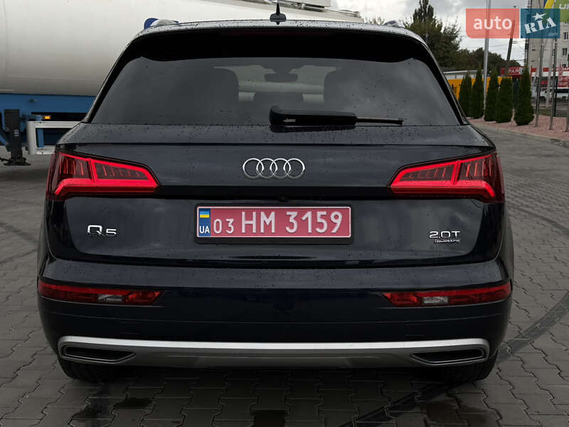 Внедорожник / Кроссовер Audi Q5 2017 в Луцке