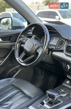 Позашляховик / Кросовер Audi Q5 2017 в 