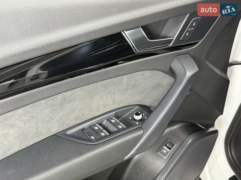 Внедорожник / Кроссовер Audi Q5 2021 в Одессе