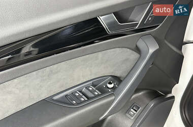 Внедорожник / Кроссовер Audi Q5 2021 в 