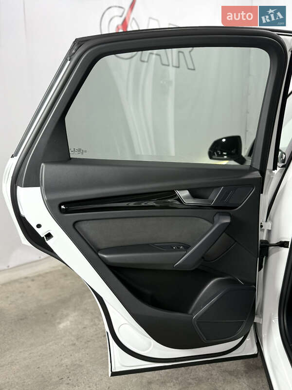 Внедорожник / Кроссовер Audi Q5 2021 в Одессе