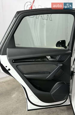 Внедорожник / Кроссовер Audi Q5 2021 в 