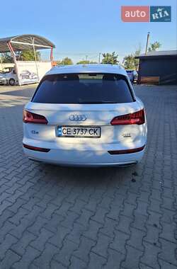 Внедорожник / Кроссовер Audi Q5 2017 в 