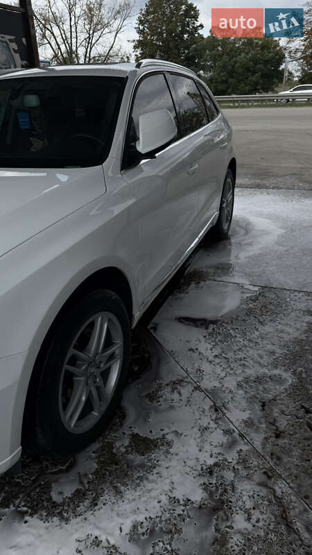 Внедорожник / Кроссовер Audi Q5 2012 в Соленом