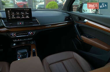 Внедорожник / Кроссовер Audi Q5 2021 в 