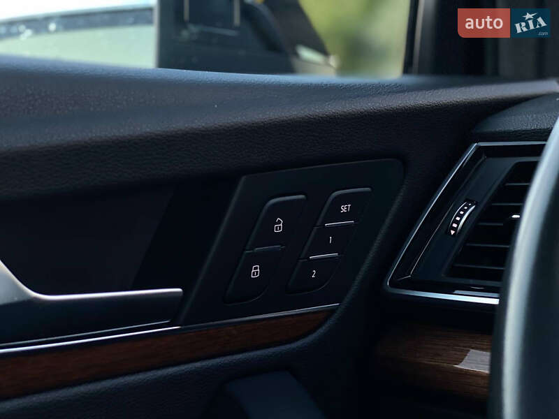 Позашляховик / Кросовер Audi Q5 2021 в Львові
