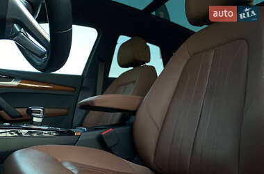 Внедорожник / Кроссовер Audi Q5 2021 в 