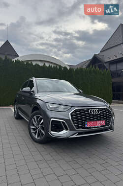 Внедорожник / Кроссовер Audi Q5 2022 в 