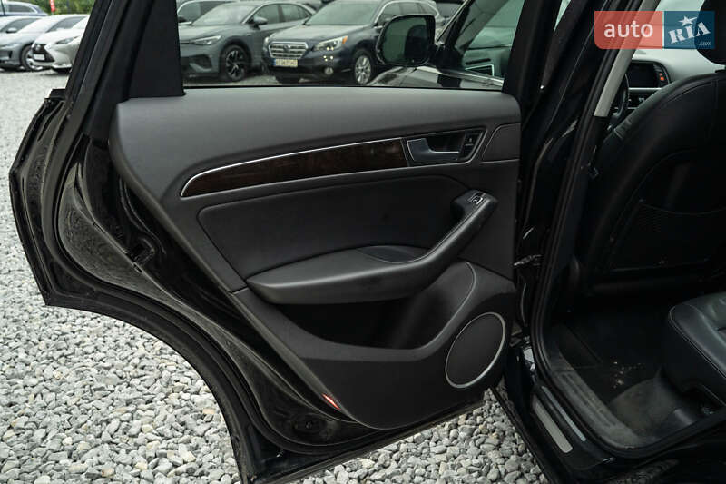 Позашляховик / Кросовер Audi Q5 2012 в Чернівцях