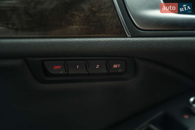 Позашляховик / Кросовер Audi Q5 2012 в Чернівцях