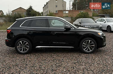 Позашляховик / Кросовер Audi Q5 2021 в 