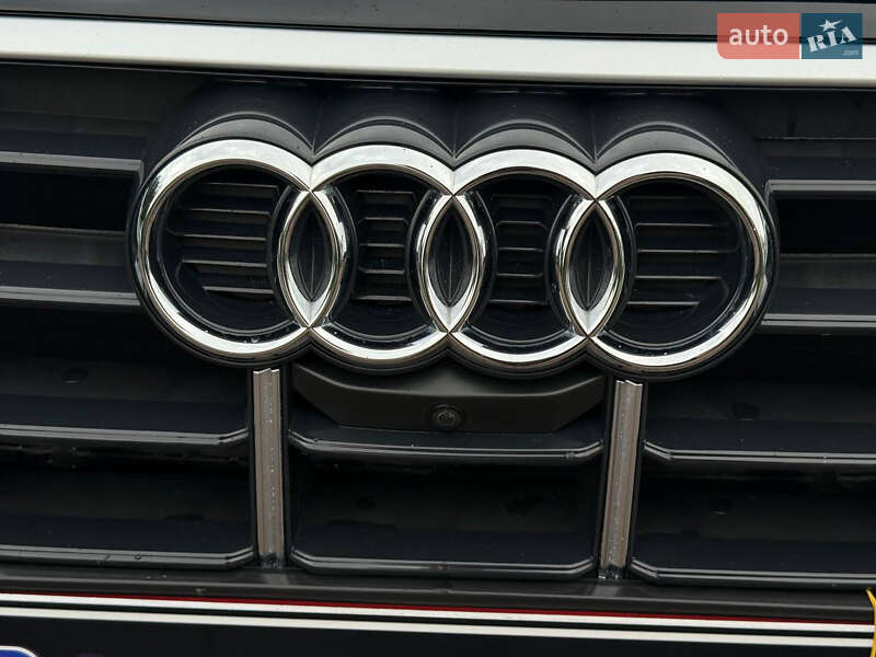 Позашляховик / Кросовер Audi Q5 2021 в Києві