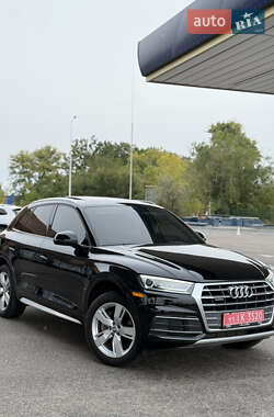 Внедорожник / Кроссовер Audi Q5 2017 в 