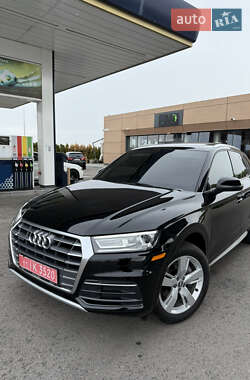 Внедорожник / Кроссовер Audi Q5 2017 в 