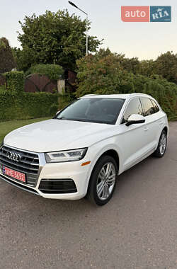 Внедорожник / Кроссовер Audi Q5 2020 в 