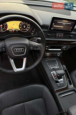 Внедорожник / Кроссовер Audi Q5 2020 в 