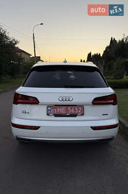 Внедорожник / Кроссовер Audi Q5 2020 в 