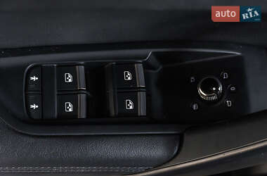 Позашляховик / Кросовер Audi Q5 2020 в 
