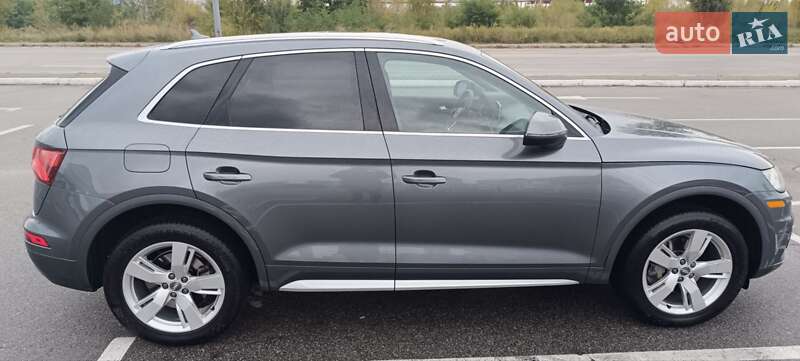 Позашляховик / Кросовер Audi Q5 2017 в Києві