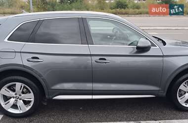 Внедорожник / Кроссовер Audi Q5 2017 в 