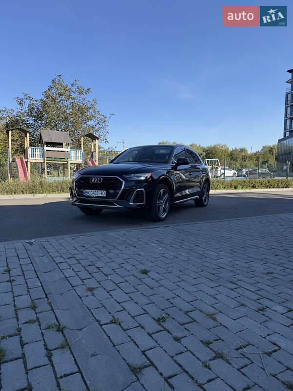 Позашляховик / Кросовер Audi Q5 2021 в Рівному
