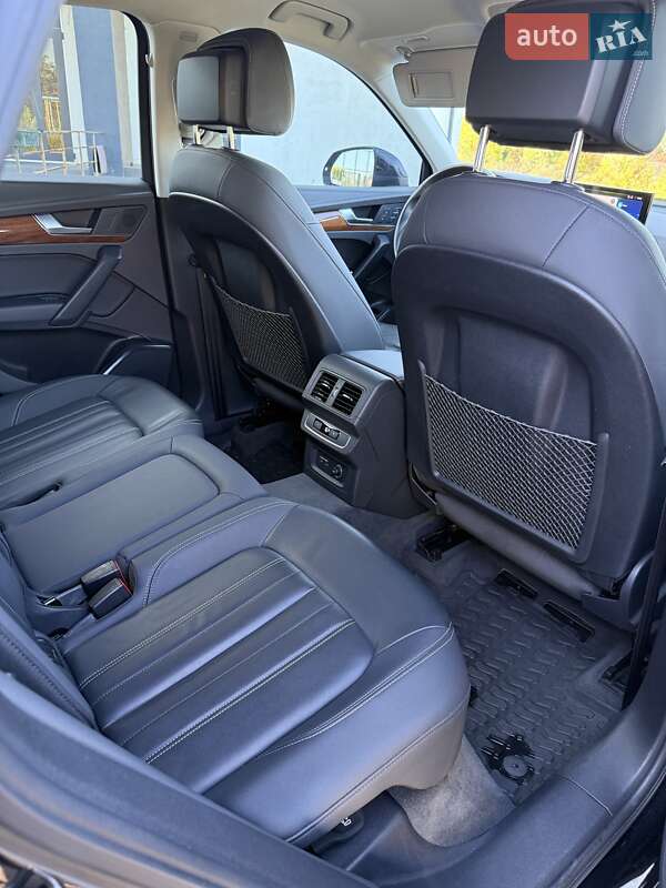 Позашляховик / Кросовер Audi Q5 2021 в Рівному