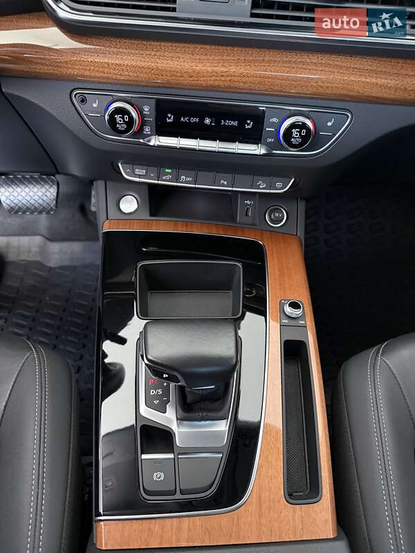 Позашляховик / Кросовер Audi Q5 2021 в Рівному
