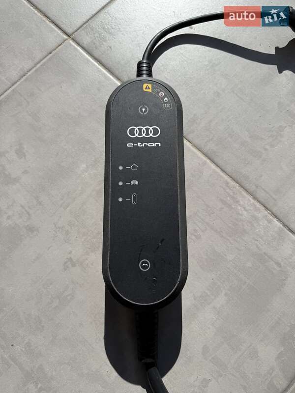 Позашляховик / Кросовер Audi Q5 2021 в Рівному