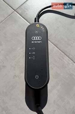 Позашляховик / Кросовер Audi Q5 2021 в 