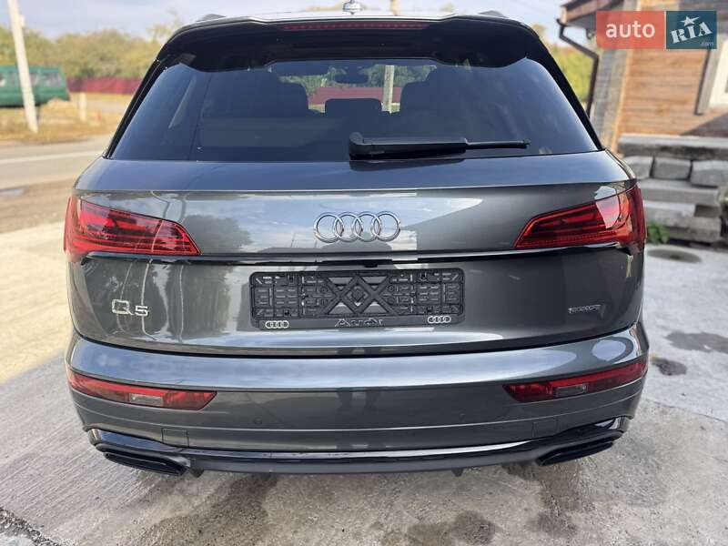 Позашляховик / Кросовер Audi Q5 2021 в Києві