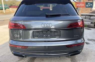 Позашляховик / Кросовер Audi Q5 2021 в 