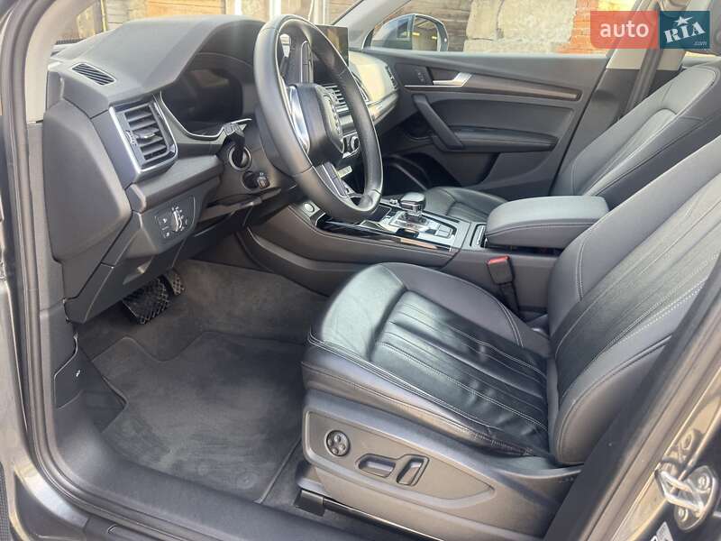 Позашляховик / Кросовер Audi Q5 2021 в Києві