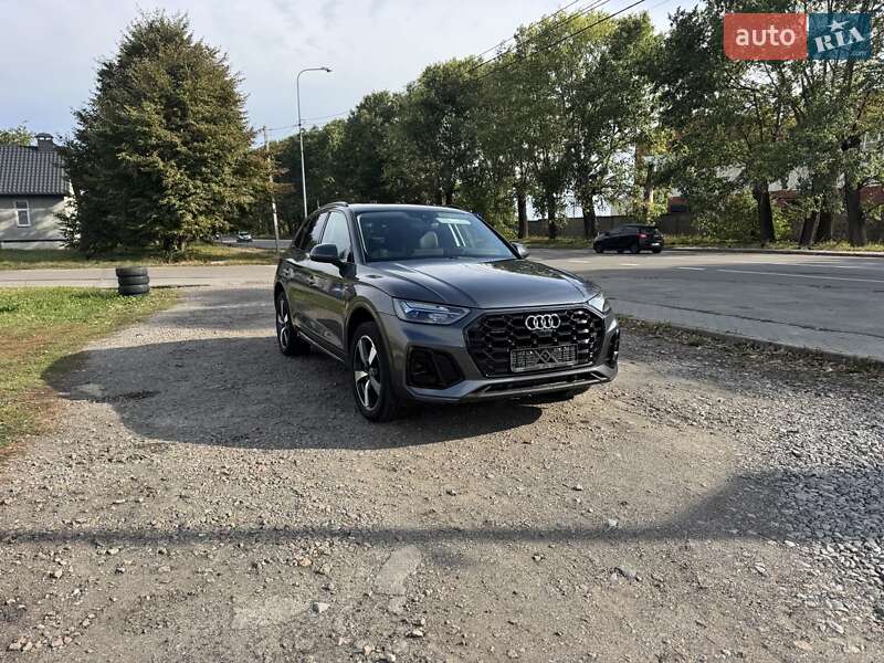 Позашляховик / Кросовер Audi Q5 2021 в Києві
