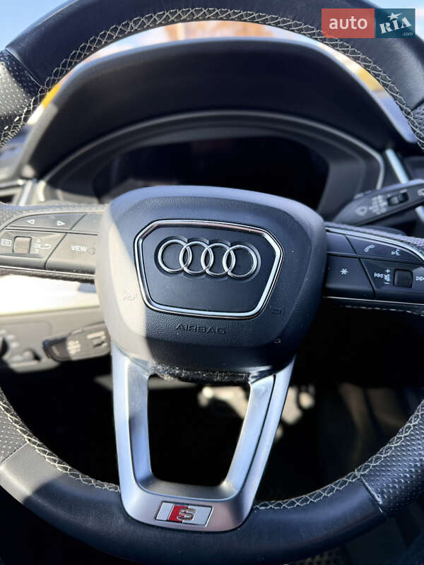 Позашляховик / Кросовер Audi Q5 2021 в Києві