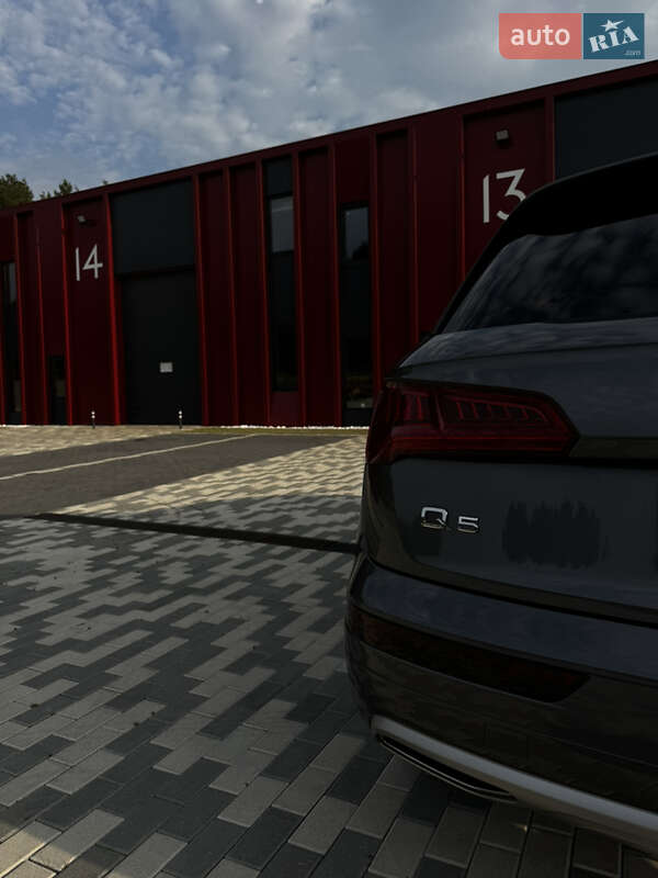 Позашляховик / Кросовер Audi Q5 2018 в Львові