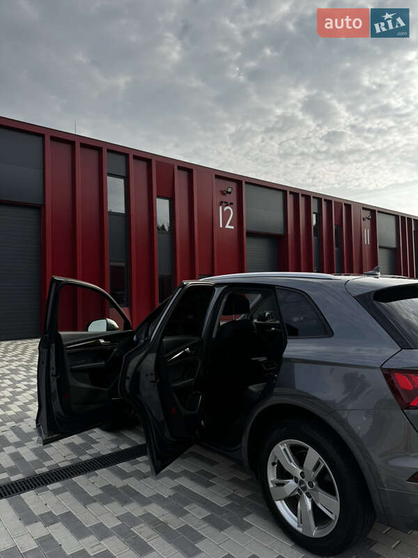 Позашляховик / Кросовер Audi Q5 2018 в Львові