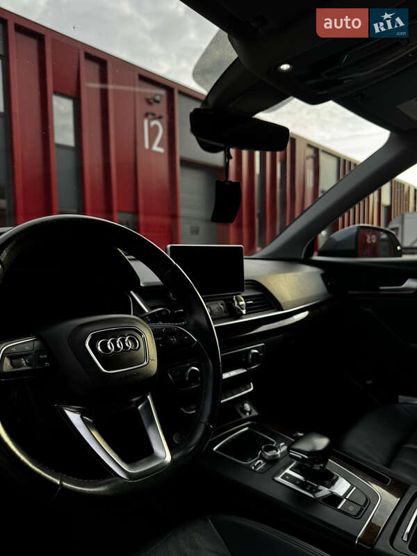 Позашляховик / Кросовер Audi Q5 2018 в Львові