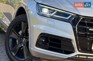 Позашляховик / Кросовер Audi Q5 2018 в 