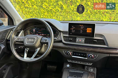 Позашляховик / Кросовер Audi Q5 2018 в 
