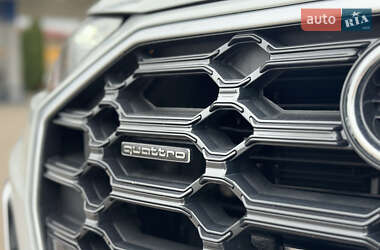 Внедорожник / Кроссовер Audi Q5 2022 в 
