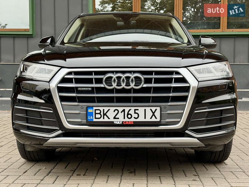 Внедорожник / Кроссовер Audi Q5 2018 в Ровно